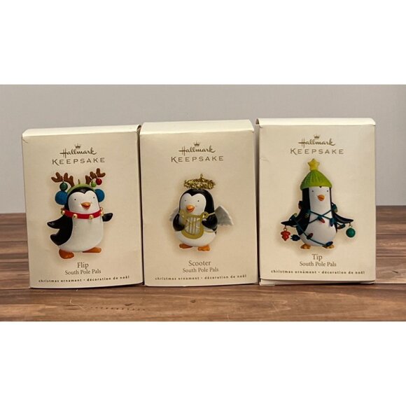 SET OF 3 2007 HALLMARK KEEPSAKE ORNAMENT SOUTH POLE PALS PENGUINS IN CHEER GEAR - Picture 2 of 12